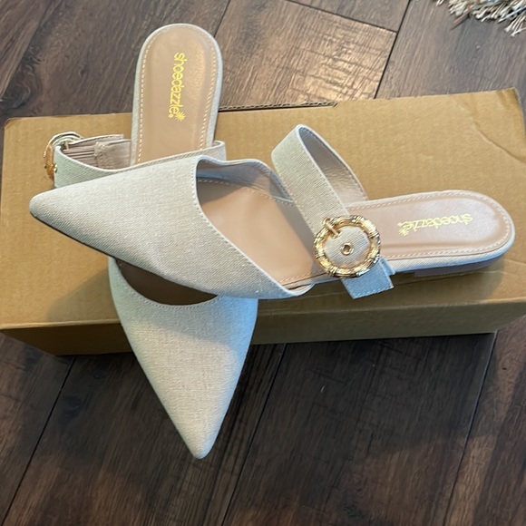 Flats - Picture 2 of 3